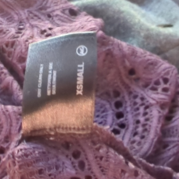 AG deep purple silk, lace size XS blouse. Like new . EUC - Picture 4 of 8